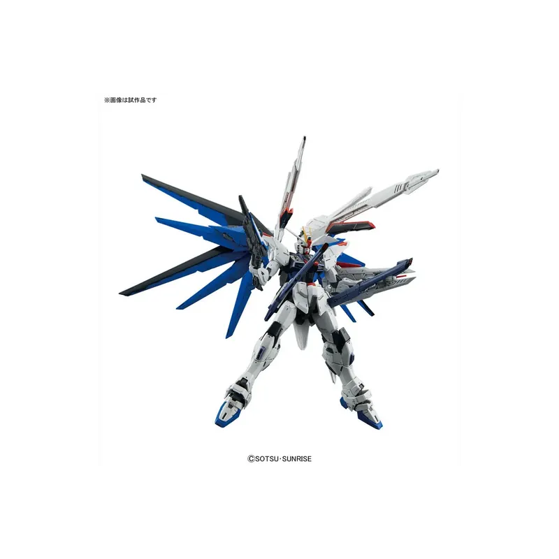 Super Prix Bandai - Gunpla - 1/100 MG - ZGMF-X10A Freedom Gundam Ver.2.0 - Gundam Seed Figurine