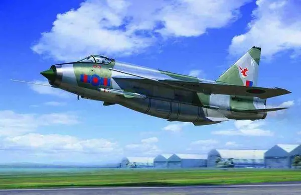 English Electric(BAC) Lightning F.2A/F.6 - Trumpeter Prix Cassé